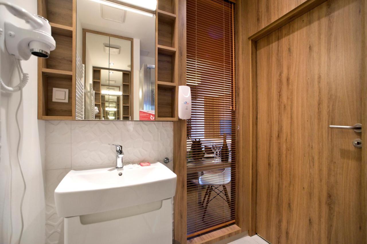 Wolska Serviced Apartments Varsovia Exterior foto