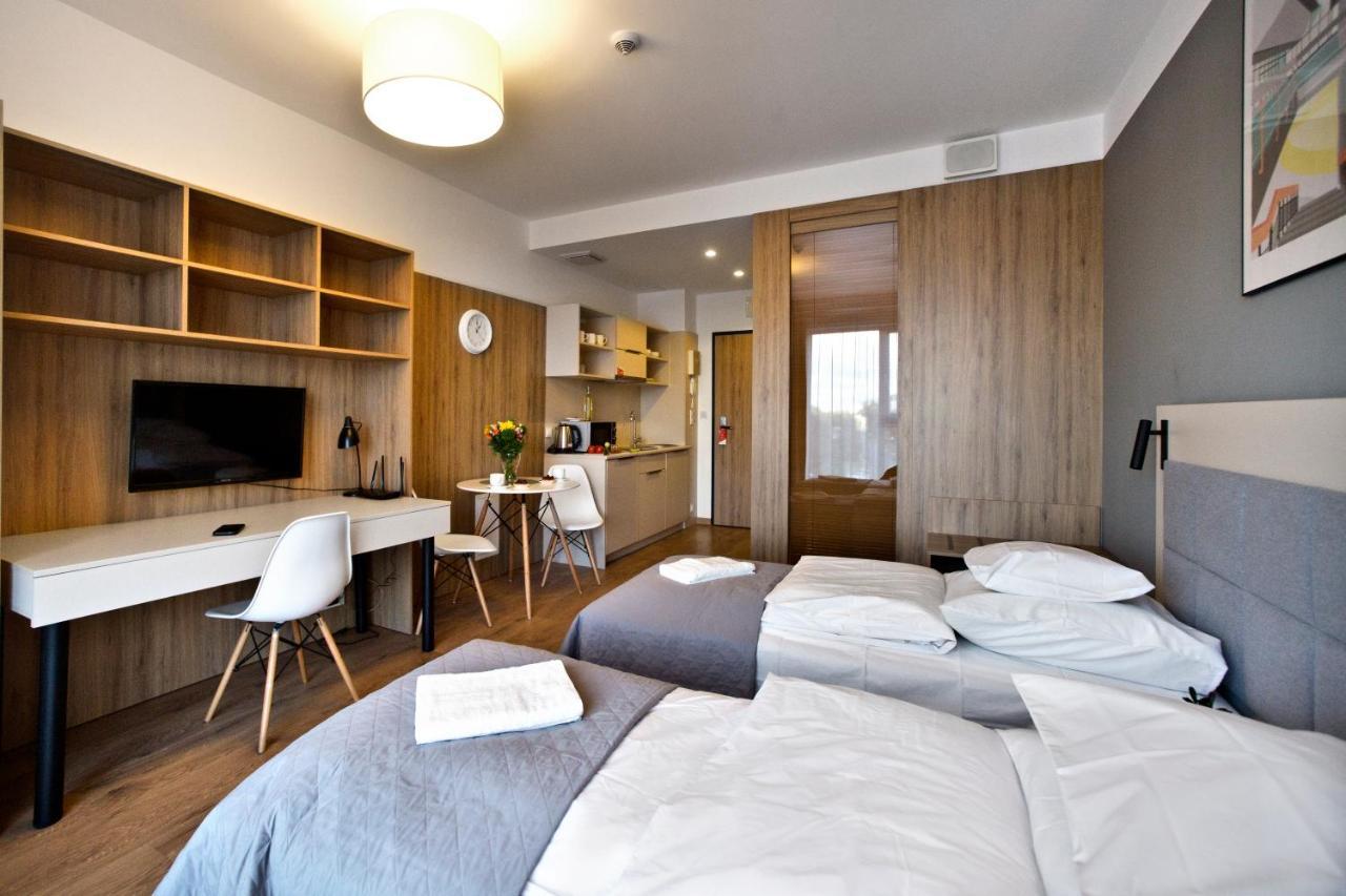 Wolska Serviced Apartments Varsovia Exterior foto