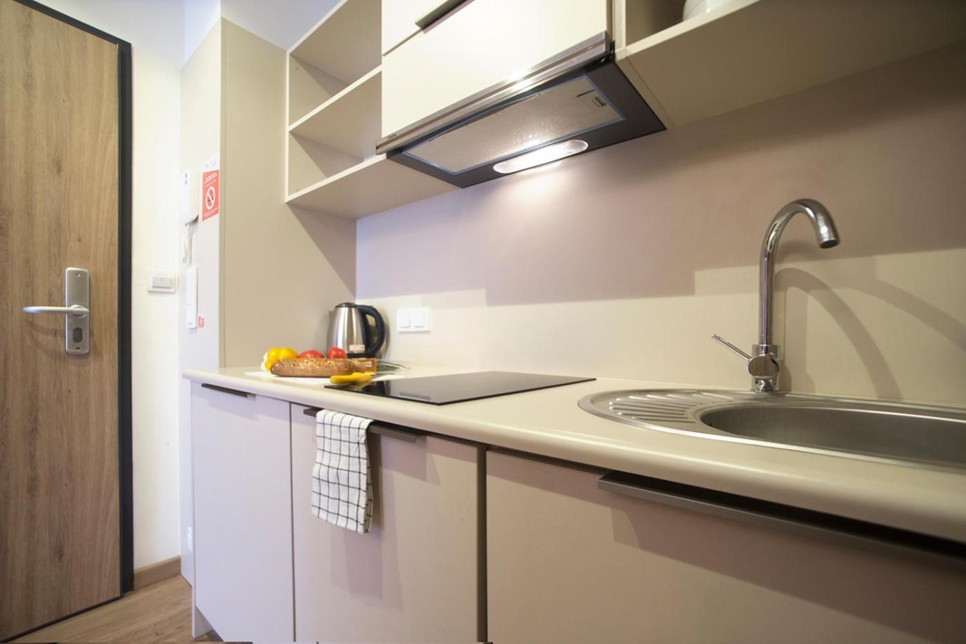 Wolska Serviced Apartments Varsovia Habitación foto